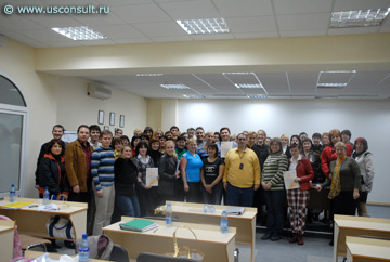 Кира и Рубен Канаян с участниками семинара «Мерчандайзинг»