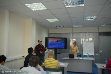 Специалисты по торговой недвижимости Кира и Рубен Канаян на семинаре
