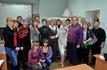 Кира и Рубен Канаян с сотрудниками компании «Система Чибис» 