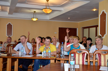 менеджеры розничной сети «Брусничка» на корпоративном семинаре.