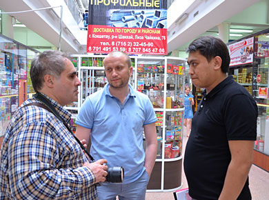 Рубен Канаян с коммерческим директором Арманом и Президентом АО «Орталык Базар» Владимиром Игониным